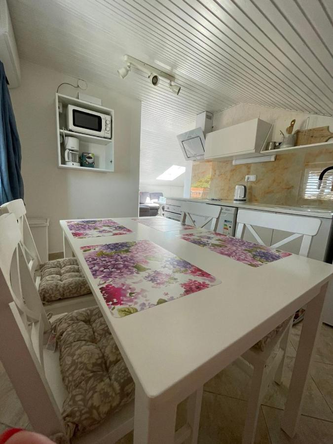 Apartmani Ira Vir Buitenkant foto