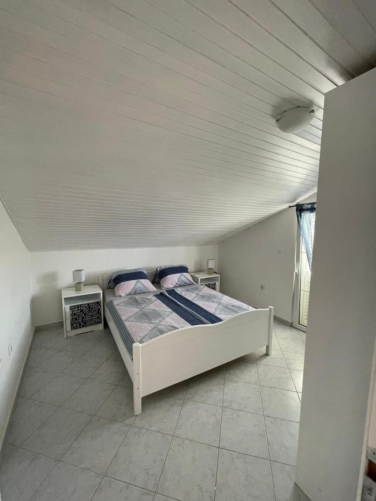 Apartmani Ira Vir Kamer foto